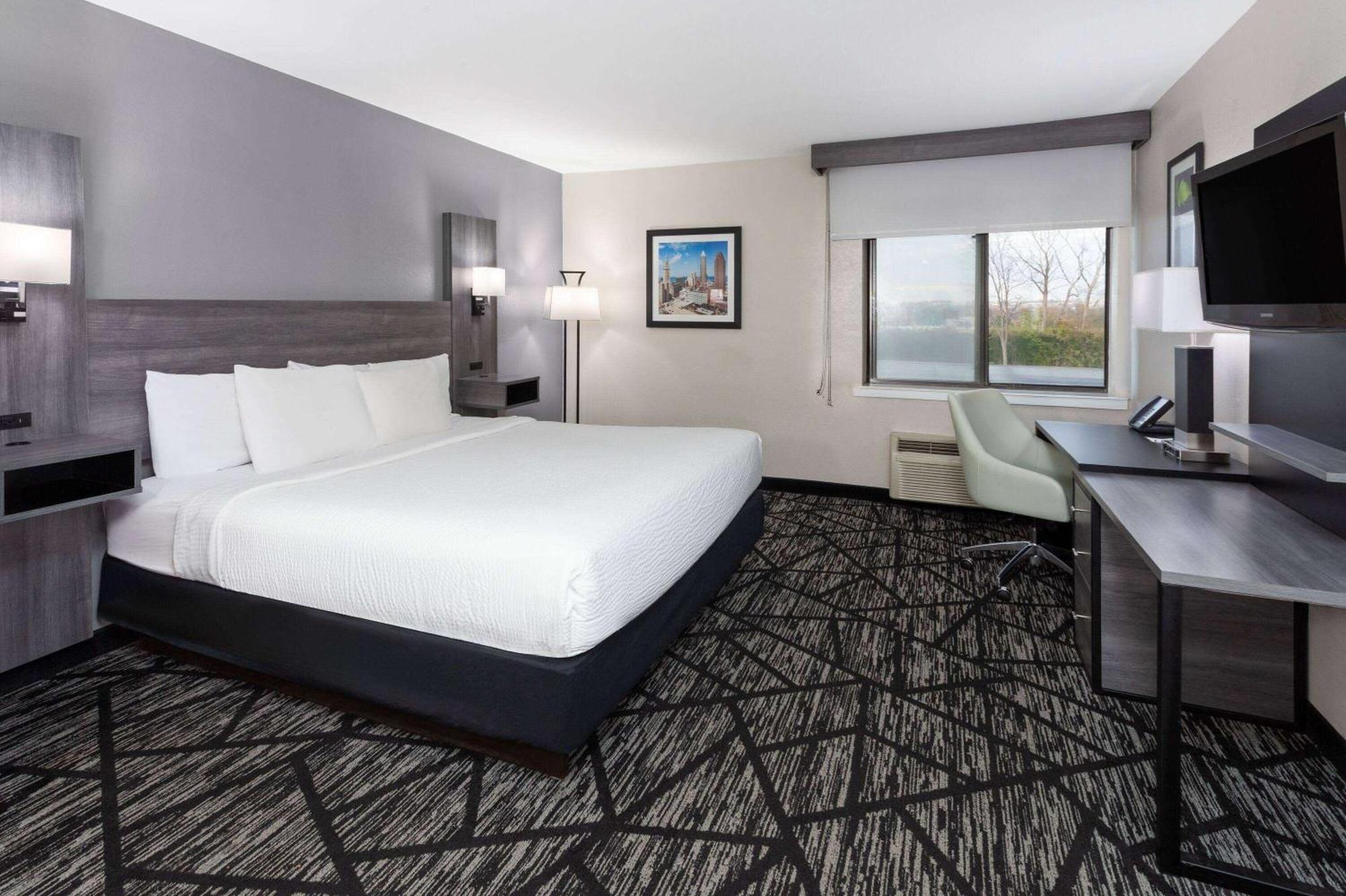 La Quinta Inn By Wyndham Cleveland אינדפנדנס מראה חיצוני תמונה