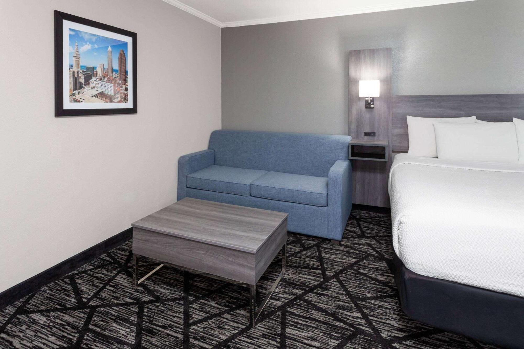 La Quinta Inn By Wyndham Cleveland אינדפנדנס מראה חיצוני תמונה