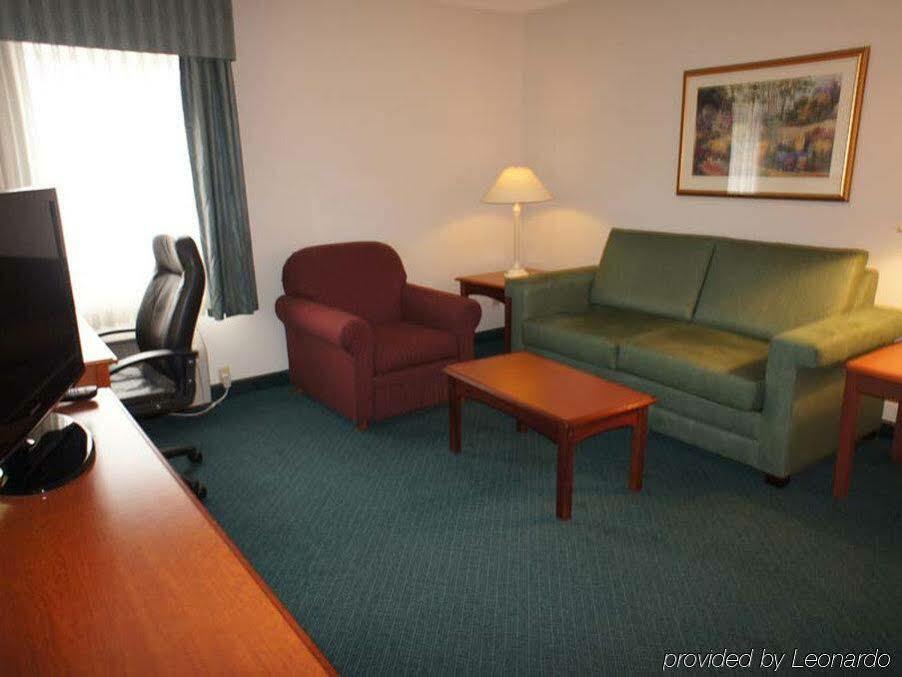 La Quinta Inn By Wyndham Cleveland אינדפנדנס מראה חיצוני תמונה